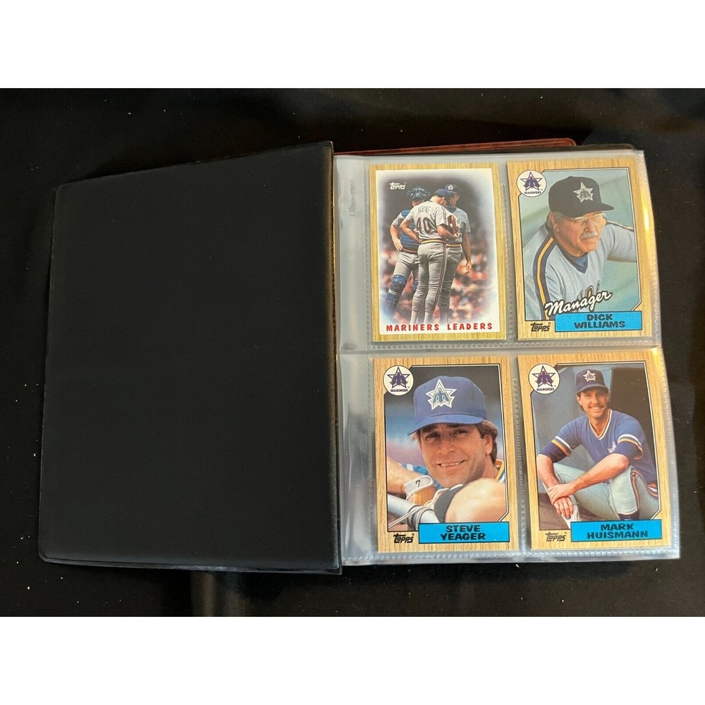 Milwaukee Brewers 1987 Topps Team Set with 40 card‎ collector album.